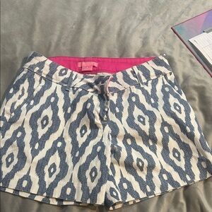 Isaac Mizrahi Blue and White Patterned Shorts
